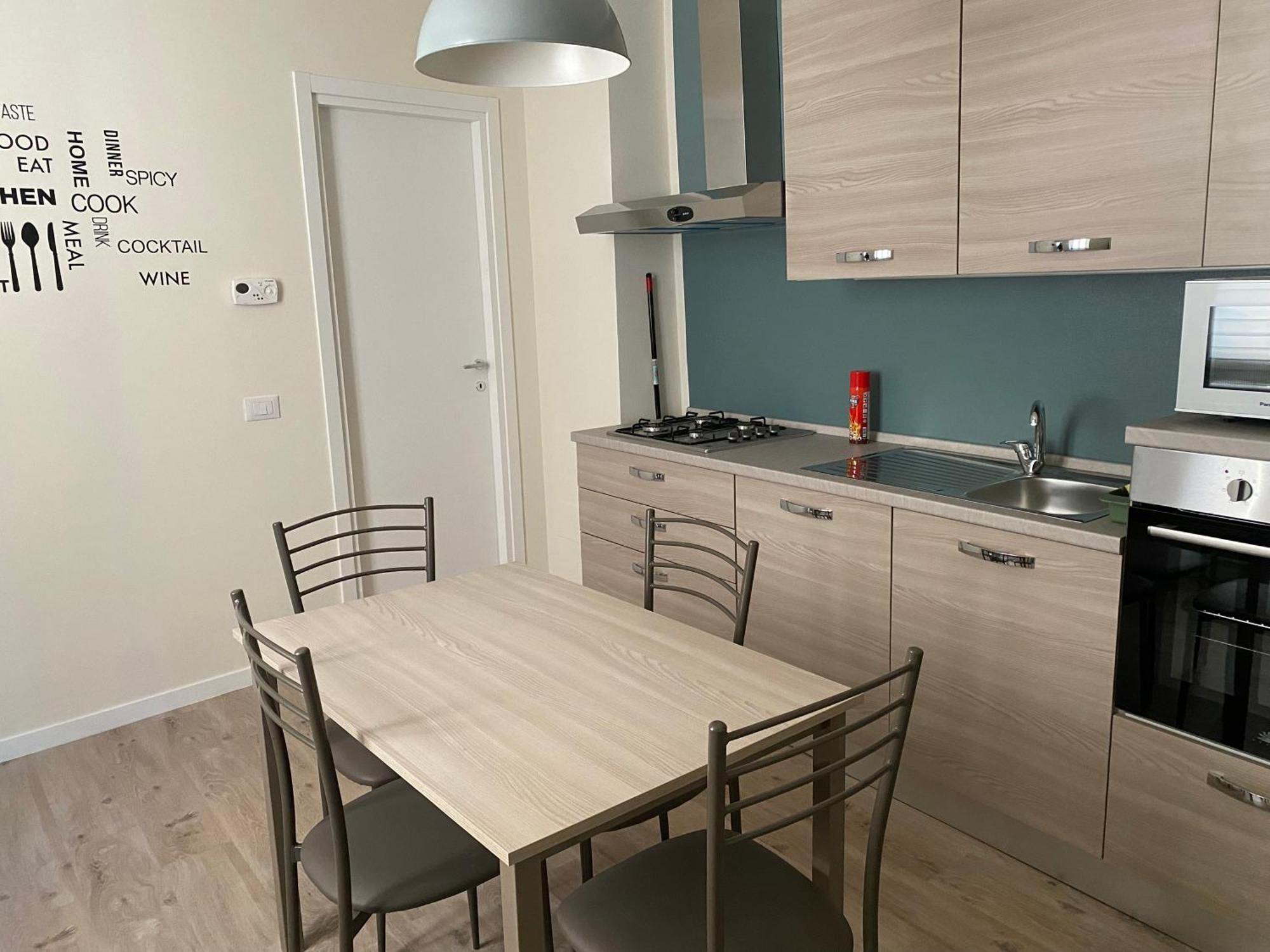 Appartamento Anna - Comfort E Stile In Centro Storico イーモラ エクステリア 写真